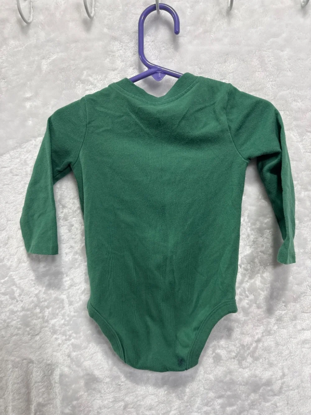Lot of 2 Christmas print baby bodysuit green Santa’s unisex size 12 M